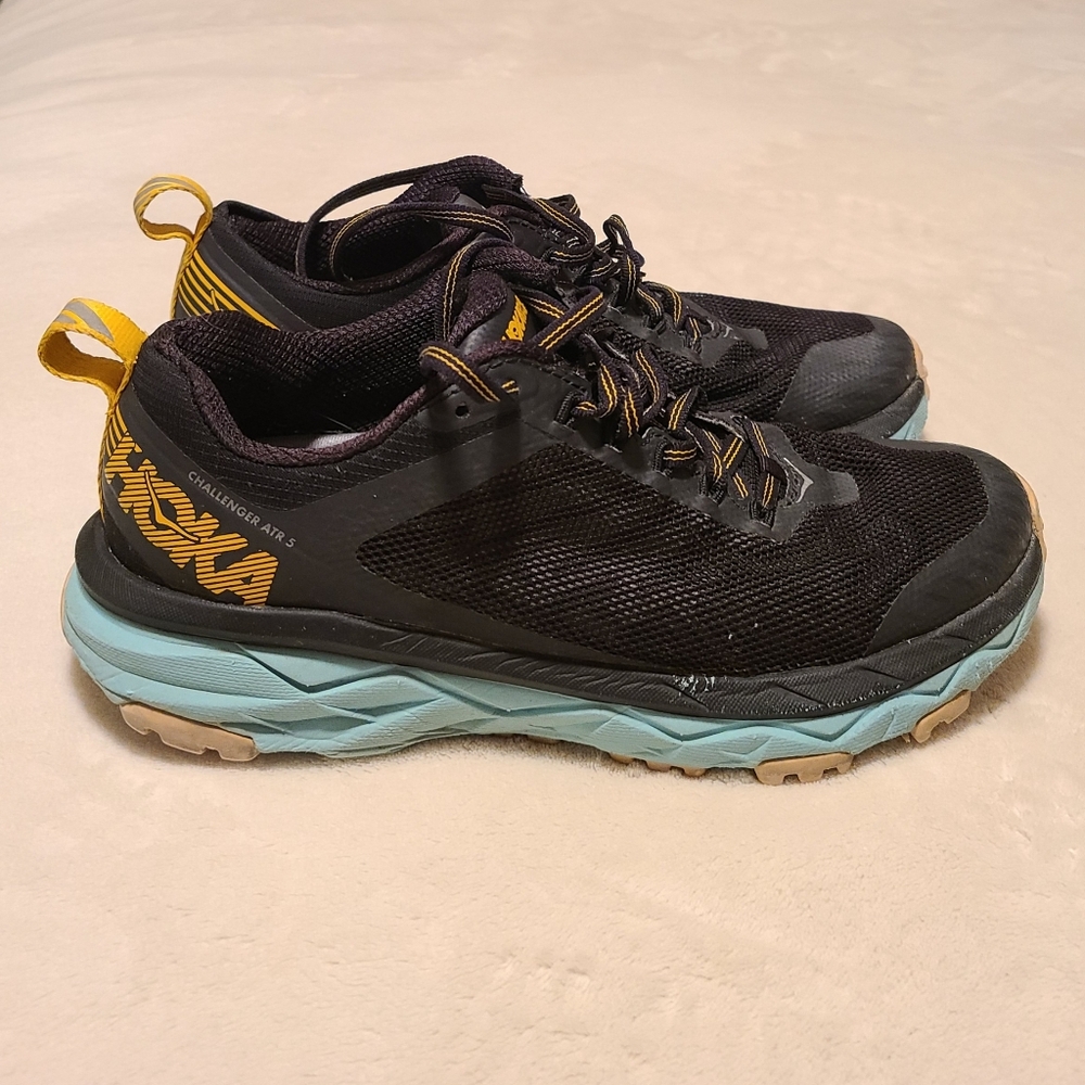 Hoka Challenger Atr 5 Women's Size 6 Black  Yellow Blue Athletic Shoes